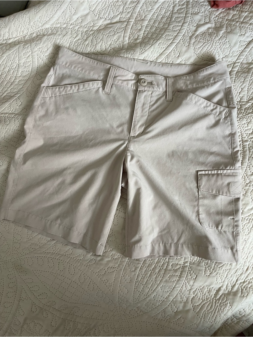 Eddie Bauer Light Tan Cargo Shorts
